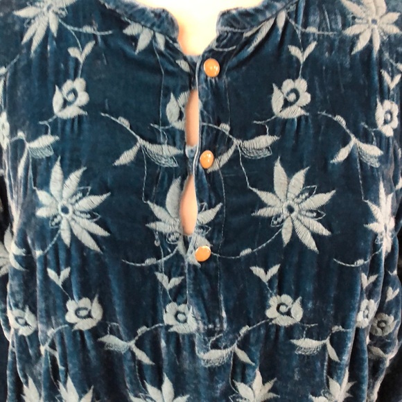 Johnny Was Velvet Tunic Size Small